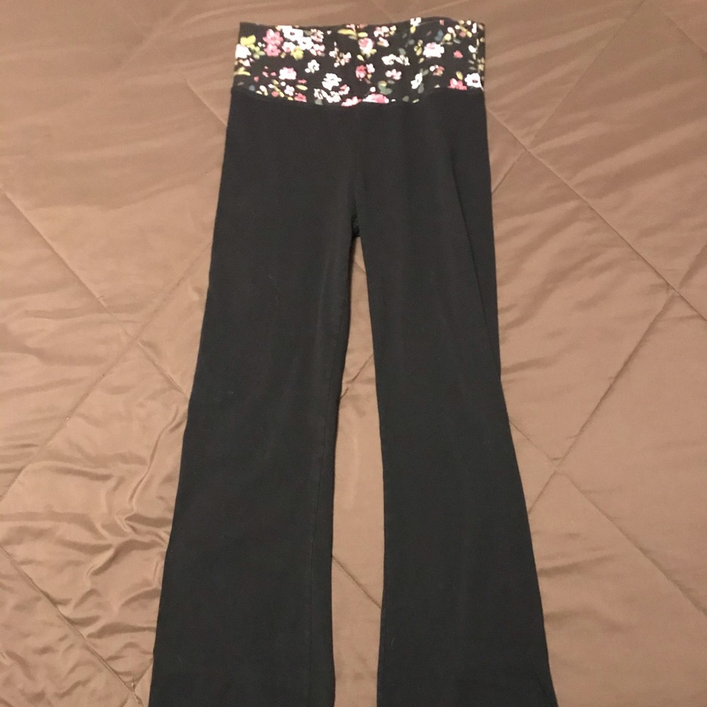 Victoria’s Secret yoga pants Medium Long floral